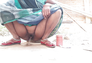 I'm pissing and fingering her cremie pussy,  Indian desi bhabhi pissing and fingering her cremie pussy