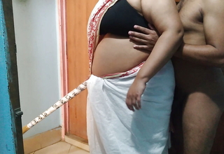 (Tamil desi saree pahne hot mall) - 45 excellence old neighbor aunty fucked while sweeping the house