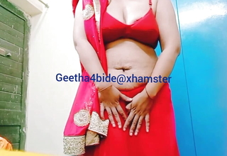 Geetha masturbating and scraping her pussy with hot audio in telugu