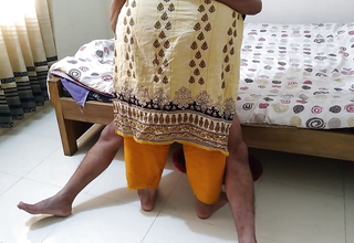 Desi Sexy Mummy Mom Apne Bete ke Sath Kiya Kand - StepMom Riding StepSon Cock (Indian Family Therapy)