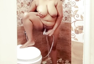 Indian Big Boobs Disha Bhabhi Akin to Her Wet Body To Her Devar In Live Livecam