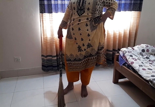 (Desi Priya) Sasurji Ne Apne Bete Ki Patni Ke Sath Kia Kand - Jabardasti Anal Screwed when she was sweeping