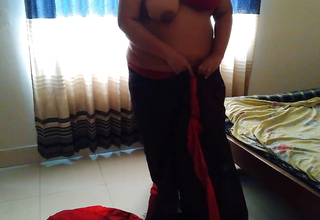 55y old hawt tamil aunty wearing saree blouse indoors while intend to market then neighbor acquires seduces & bonks her & cum