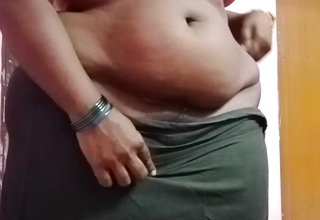 Tamil desi wife kuthiya katti nakkal nakka sollum hot wife tamil audio 100%