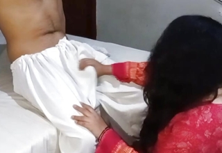Indian Maid married pretence daughter getting screwed by boss,Hindi lovemaking - Hot Desi Homemade maid Married pretence daughter with the addition of Indian boss