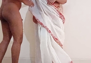 Tamil 69y Old Hot Stranger Aunty Wear White Color Saree While Appear at School For Set of beliefs Then a 18+ Chap Came & fuck Her