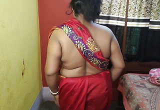 Indian horny mother getting naked with the addition of squirting herself