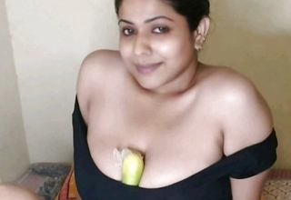 Wife Boli Aaj Kheere se Meri Gaand Maaro - YourDidiPriya Assfuck Sex Beside Cucumber