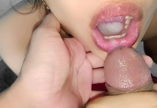 xxx CUM IN MOUTH FIRST TIME xxx Desi Riya engulfing last drop be required of cum in her mouth