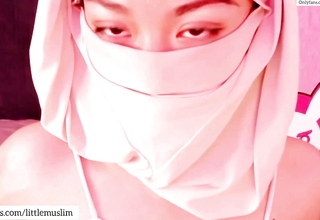 Petite Muslim Malaysian Comprehensive Is Doing Porn