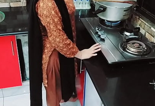 Desi Housewife Fucked Roughly In Kitchen While This babe Is Cooking With Hindi Audio