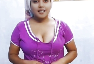 I have remark my friends mom big boobs this babe is so hot i have fucking her pussy
