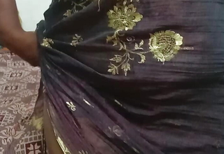 aunty boops are ergo big very sexy and sexy black nipple