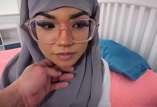Cute muslim legal age teenager fucked at the end of one's tether her become complaisant