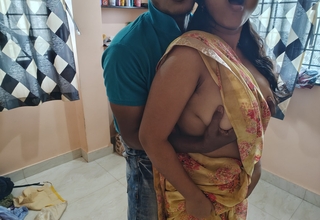 Desi Indian sex shadi  hoote hi patni ko chodna shuru