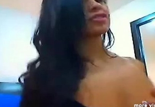 Desi Shruti Indian Hot Babe exposing her big boobs in indian sex video  - indiansexygfs.com