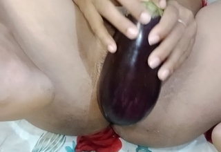 Sexy girl big vegetable be hung up on in pussy