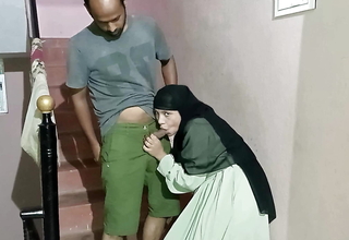 Muslim burqa girl Yoururfi got fucked by Hindu lad in stairs