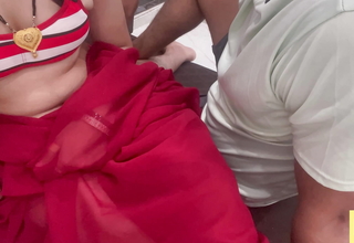 Desi Wife Ne Massage Ki Apne Pati ki  aur Chudai Karwaayi