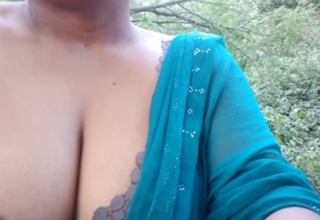Desi Jungle Bhabhi Played Dirty Distraction Of Sex With A Boy In The Jungle And In addition to Did Blowjob