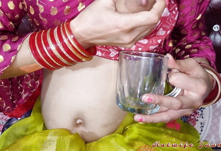 Sexy bhabhi makes yummy coffee from her fresh breast milk for devar by squeezing out her milk in cup (Hindi audio)