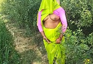 Indian Couple Injoy Outdoor Intercourse Roughly Village PORN IN HINDI