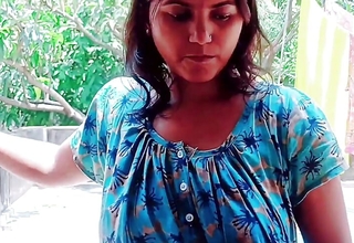 Desi Indian Bhabhi Gets Screwed Unconnected with AC Mechanic