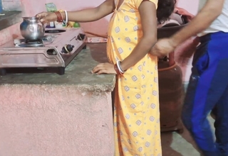 Komal was defalcation larceny by role her friend in the kitchen