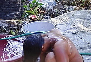 Desi Sexy Bhabhi Summer Season Bathing Stripped Video