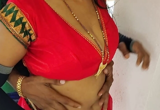Tharki aunty lifted her saree and legs and smacked, aunty said and fuck hard