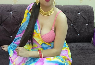 Desi Indian Saara bhabhi ne devar ko Diya first experience saree khol ke uska khada lund dalwaya aapni gaand diye pure maze