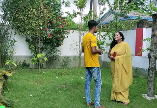 Indian Sexy Bhabhi Sex less Unknown Young Boy! Plz Spunk Inside
