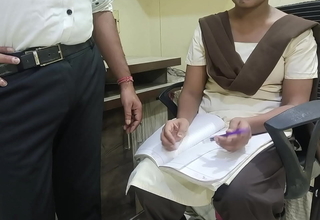 देसी लड़की ने अपने ट्यूशन टीचर के साथ किया सेक्स