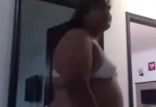 oohhh lala .... fat shemale whore dancing nude