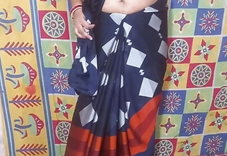 Hot sexy Kitu Bhabhi gave a hot performance by fingering say no to pussy in represent be advantageous to say no to brother-in-law.