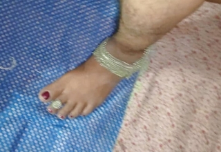 Dhire se daliye, virgin hu' - Desi Lyceum latitudinarian 18+ talking smutty in hindi and losing their way ass fucking virginity